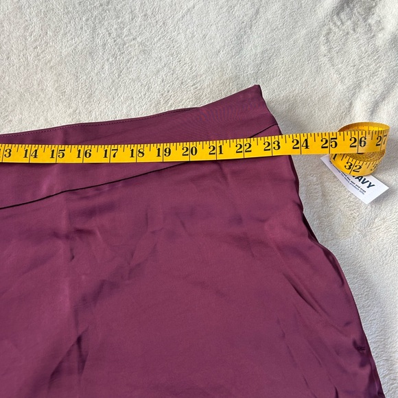 Old Navy Satin Pants - Picture 4 of 7